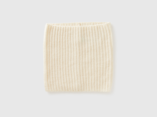 Фото ракурс 2 - Жіночий білий шарф Benetton артикул 1344DU01M 000 25A