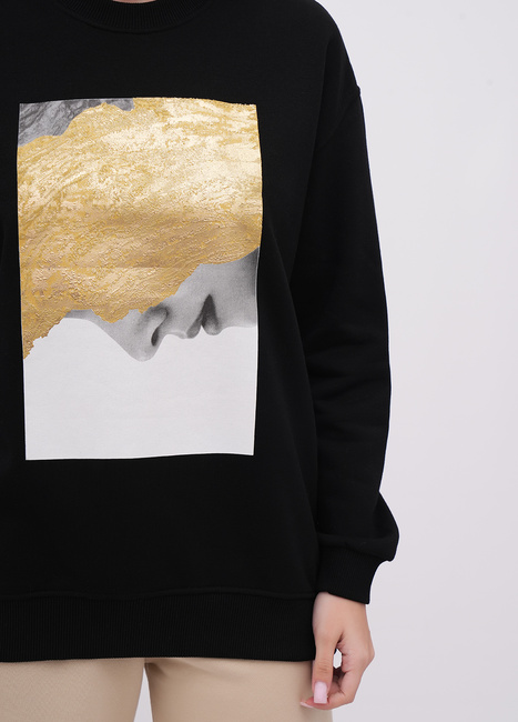 Жіночий чорний світшот EQUILIBRI артикул W231 034 000 Black FW2025 Фото ракурс 4 - Жіночий чорний світшот EQUILIBRI артикул W231 034 000 Black FW2025