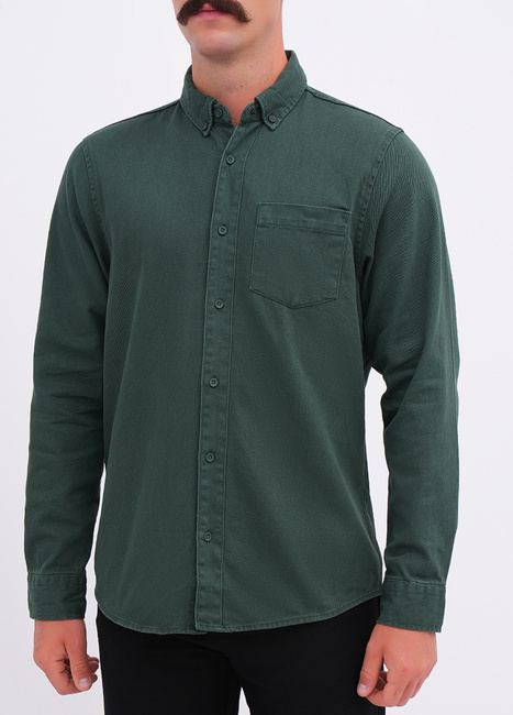 Чоловіча зелена сорочка EQUILIBRI артикул M422 005 000 Green FW2025 Фото ракурс 3 - Чоловіча зелена сорочка EQUILIBRI артикул M422 005 000 Green FW2025