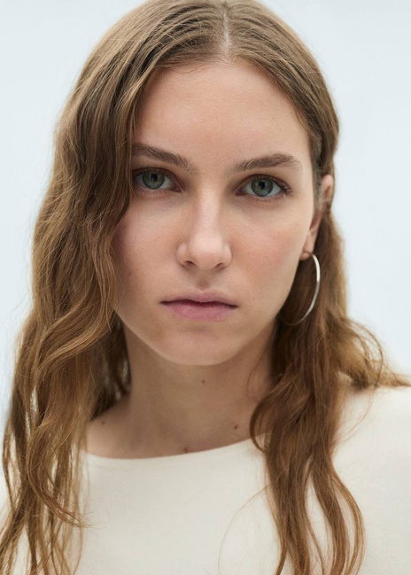 Жіночий молочний джемпер Mango артикул 87024074 05 8 season Фото ракурс 4 - Жіночий молочний джемпер Mango артикул 87024074 05 8 season