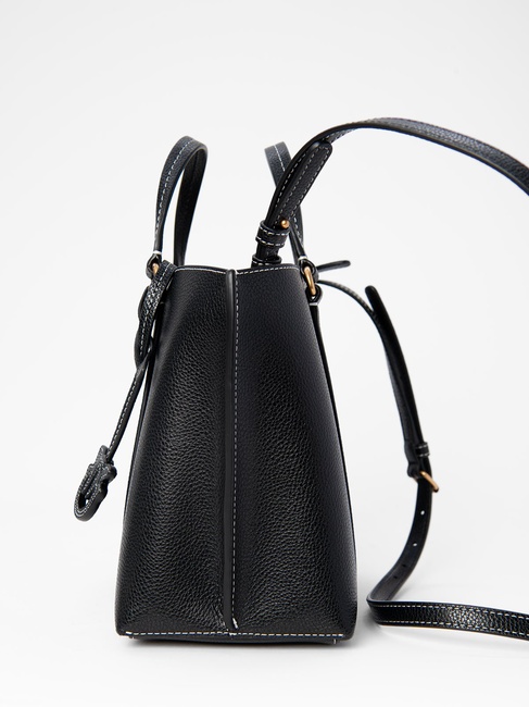 Жіноча чорна сумка Pinko артикул 102833-A1LF Z99Q FW2025 Фото ракурс 3 - Жіноча чорна сумка Pinko артикул 102833-A1LF Z99Q FW2025