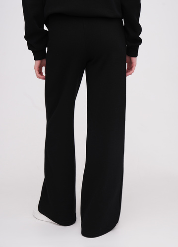 Фото ракурс 2 - Жіночі чорні штани EQUILIBRI артикул W291 052 200 Black FW2025