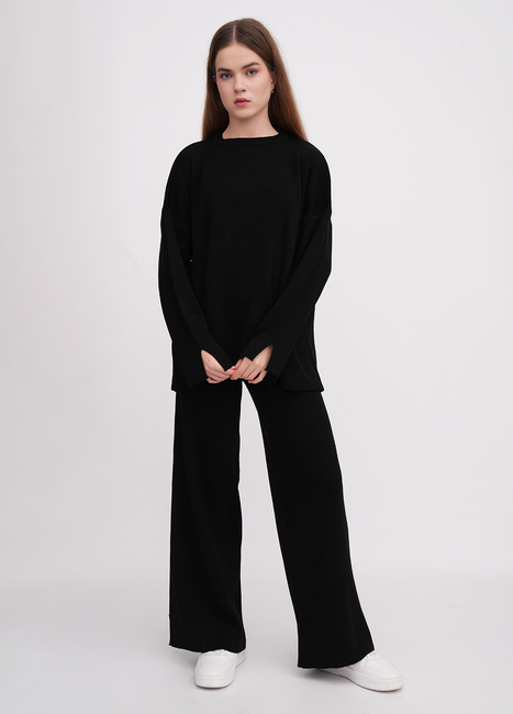 Фото ракурс 3 - Женский черный свитер EQUILIBRI артикул W391 055 100 Black FW2025