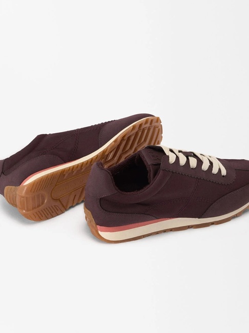 Жіночі бордові кросівки Parfois артикул 222435 _BU FW2024 Фото ракурс 4 - Жіночі бордові кросівки Parfois артикул 222435 _BU FW2024