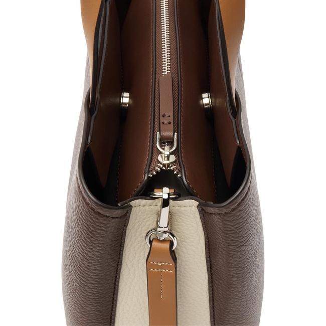 Жіноча коричнева сумка Parfois артикул 241298 _BN FW2025 Фото ракурс 3 - Жіноча коричнева сумка Parfois артикул 241298 _BN FW2025