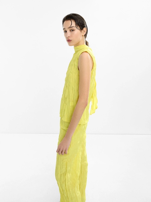 Женская желтая блузка Parfois артикул 232406 _YL FW2025 Фото ракурс 3 - Женская желтая блузка Parfois артикул 232406 _YL FW2025