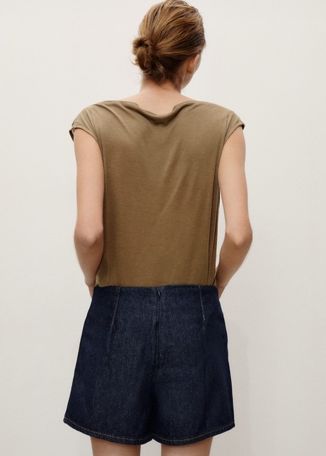 Женские синие шорты Mango артикул 87007186 TS 8 season Фото ракурс 2 - Женские синие шорты Mango артикул 87007186 TS 8 season