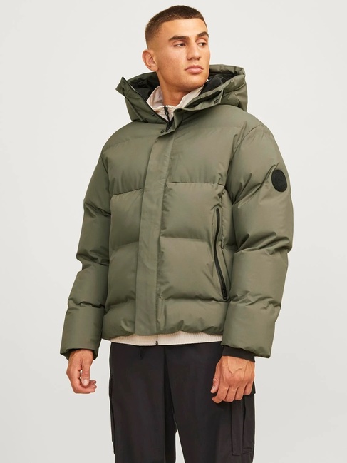 Фото ракурс 1 - Чоловіча зелена куртка Jack & Jones  артикул 12261971 DUSTY OLIVE FW2024