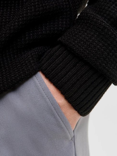 Фото ракурс 5 - Мужской черный джемпер Jack & Jones артикул 12279278 Black FW2025