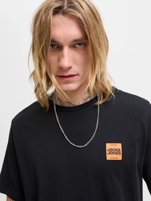 Фото ракурс 5 - Мужская черная футболка Jack & Jones артикул 12279100 Black FW2025