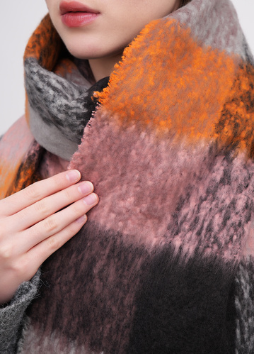 Фото ракурс 2 - Жіночий коричневий шарф EQUILIBRI артикул W882 007 000 CAMEL FW2025