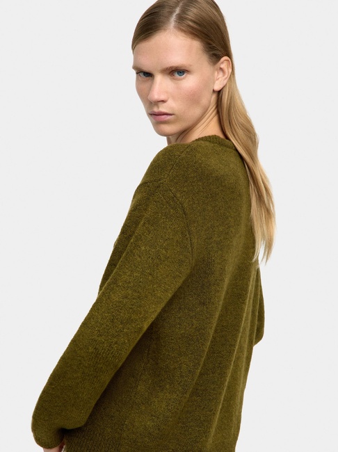 Фото ракурс 3 - Жіночий зелений светр Parfois артикул 241416 _KK FW2025