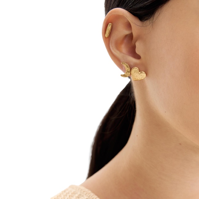 Женские золотые серьги Parfois артикул 238738 _GD FW2025 Фото ракурс 3 - Женские золотые серьги Parfois артикул 238738 _GD FW2025