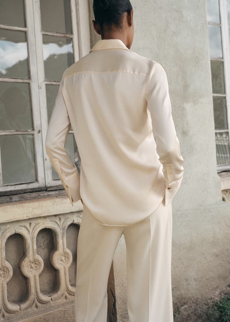 Женская молочная рубашка Mango артикул 17914087 05 1 season Фото ракурс 2 - Женская молочная рубашка Mango артикул 17914087 05 1 season