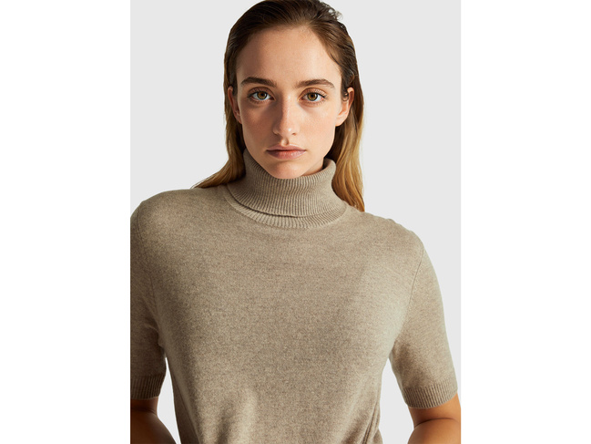 Фото ракурс 4 - Женская коричневая футболка Benetton артикул 102HD203X 81F 25A