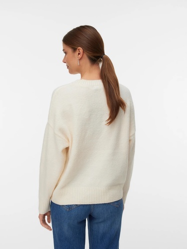 Фото ракурс 2 - Женский молочный джемпер Vero Moda артикул 10331759 birch FW2025