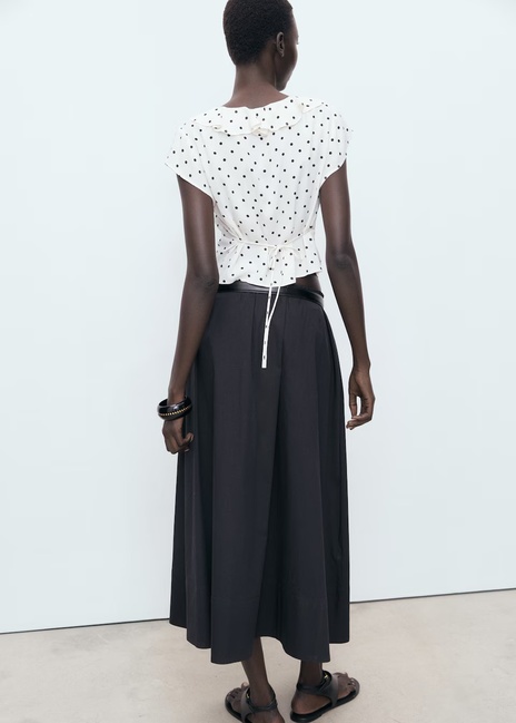 Фото ракурс 2 - Жіноча молочна блузка Mango артикул 17062897 02 1 season