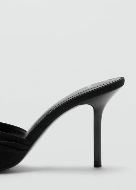 Женские черные босоножки Mango артикул 27091227 99 2 season Фото ракурс 3 - Женские черные босоножки Mango артикул 27091227 99 2 season