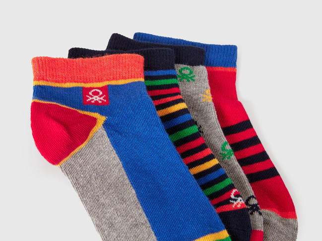 Різнокольорові шкарпетки для хлопчиків Benetton артикул 6AO50704G 901 25A Фото ракурс 2 - Різнокольорові шкарпетки для хлопчиків Benetton артикул 6AO50704G 901 25A
