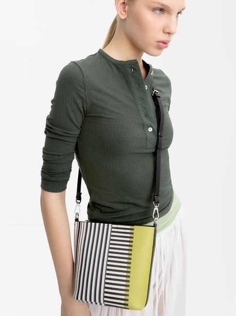 Женская разноцветная сумка Parfois артикул 231258 _BM SS2025 Фото ракурс 5 - Женская разноцветная сумка Parfois артикул 231258 _BM SS2025