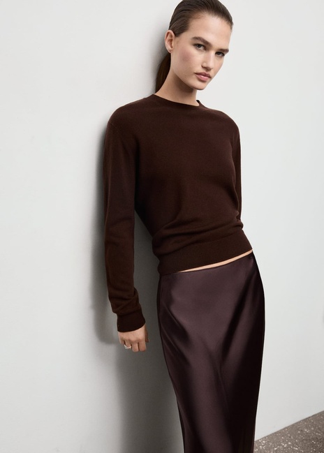 Жіноча чорна спiдниця Mango артикул 17097817 66 1 season Фото ракурс 4 - Жіноча чорна спiдниця Mango артикул 17097817 66 1 season