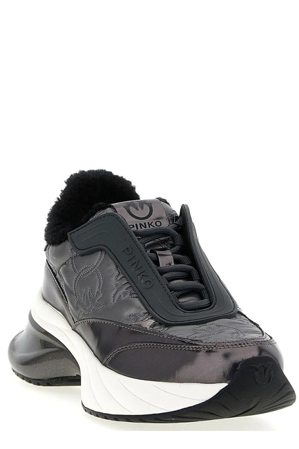 Фото ракурс 2 - Жіночі срібні кросівки Pinko артикул SS0097-T042 KZ7 FW2025