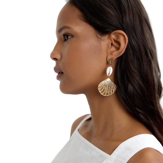 Женские золотые серьги Parfois артикул 234968 _WT FW2025 Фото ракурс 3 - Женские золотые серьги Parfois артикул 234968 _WT FW2025