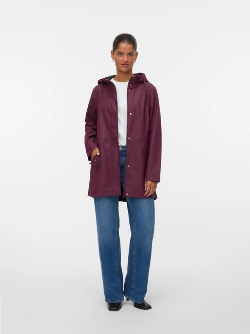 Женский бордовый плащ Vero Moda артикул 10266982 Winetasting FW2025 Фото ракурс 3 - Женский бордовый плащ Vero Moda артикул 10266982 Winetasting FW2025