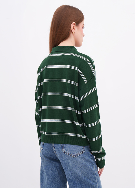 Фото ракурс 2 - Жіноча зелена футболка поло EQUILIBRI артикул W314 013 000 Green FW2025