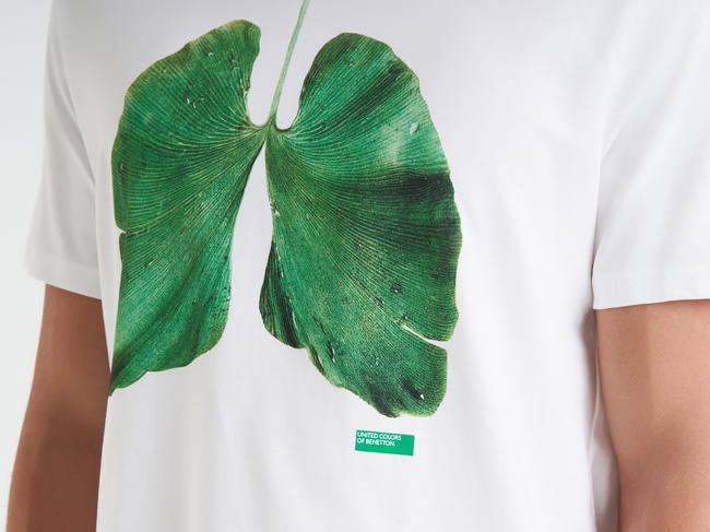 Чоловіча біла футболка Benetton артикул 3BL0U10AG 101 25P Фото ракурс 4 - Чоловіча біла футболка Benetton артикул 3BL0U10AG 101 25P