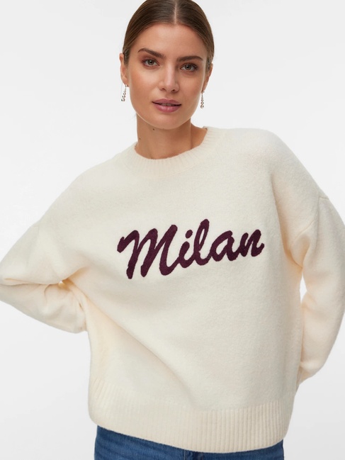 Женский молочный джемпер Vero Moda артикул 10331759 birch FW2025 Фото ракурс 1 - Женский молочный джемпер Vero Moda артикул 10331759 birch FW2025