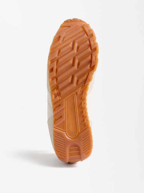 Фото ракурс 6 - Жіночі молочні кросівки Parfois артикул 224805 _OW FW2025