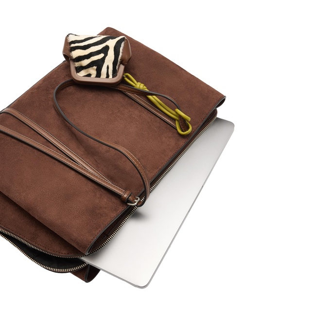 Жіноча коричнева сумка Parfois артикул 243428 _CA SS2026 Фото ракурс 4 - Жіноча коричнева сумка Parfois артикул 243428 _CA SS2026