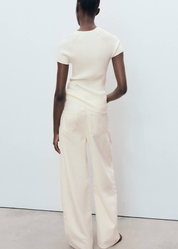 Фото ракурс 2 - Жіночий молочний джемпер Mango артикул 17094097 05 1 season