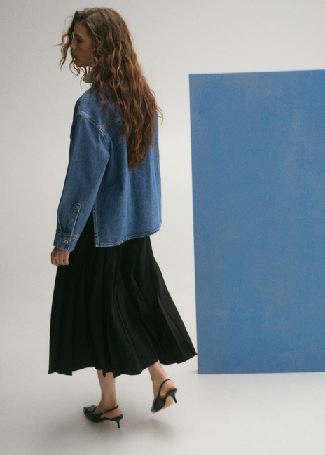 Фото ракурс 2 - Женская синяя рубашка Mango артикул 87094070 TM 8 season