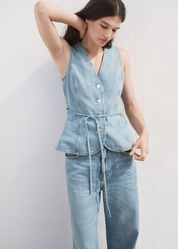 Фото ракурс 1 - Женский синий жилет Mango артикул 17071272 TM 1 season