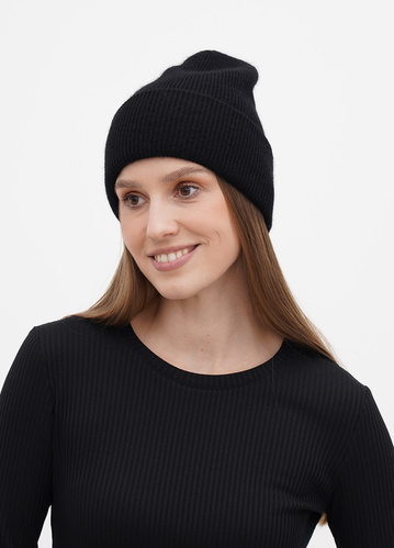 Фото ракурс 1 - Женская чёрная шапка EQUILIBRI артикул W SW Hat Melon Black FW2024