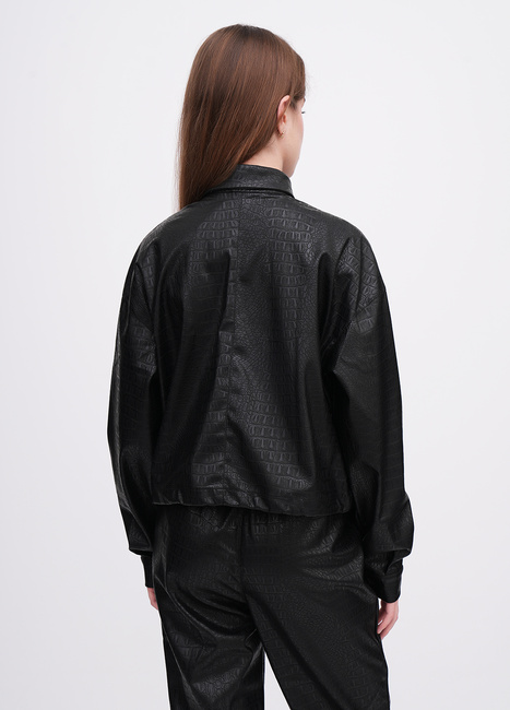 Жіноча чорна куртка EQUILIBRI артикул W491 074 100 Black FW2025 Фото ракурс 2 - Жіноча чорна куртка EQUILIBRI артикул W491 074 100 Black FW2025