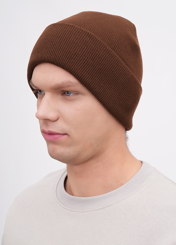 Фото ракурс 1 - Мужская коричневая шапка EQUILIBRI артикул M881 002 000 CAMEL FW2025