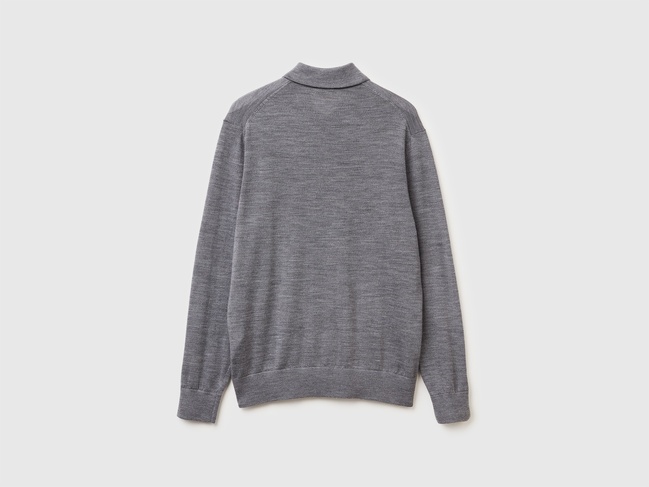 Чоловічий сірий лонгслів Benetton артикул 11AHU301P 507 25A Фото ракурс 2 - Чоловічий сірий лонгслів Benetton артикул 11AHU301P 507 25A