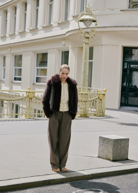 Фото ракурс 4 - Жіноча коричнева шуба Mango артикул 17086738 30 1 season