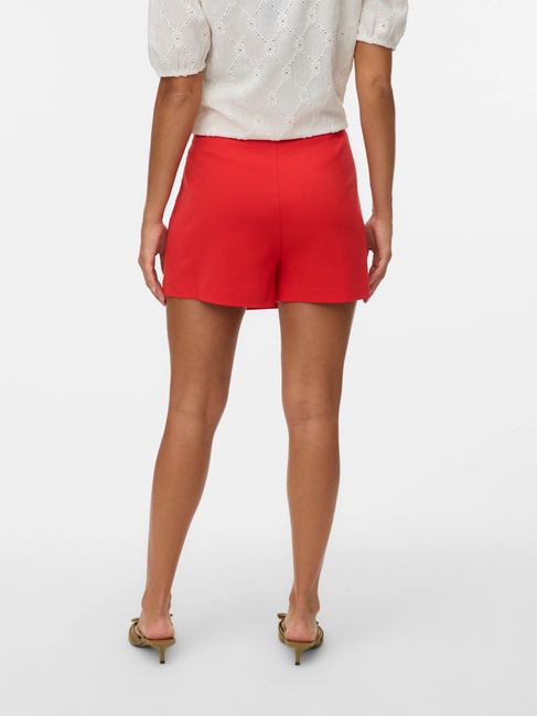 Жіночі червоні шорти Vero Moda артикул 10332054 high risk red FW2025 Фото ракурс 2 - Жіночі червоні шорти Vero Moda артикул 10332054 high risk red FW2025