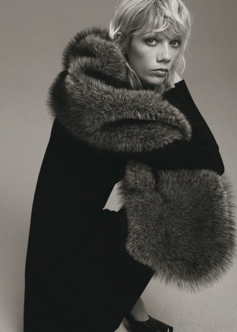 Женское черное платье Mango артикул 17077779 99 1 season Фото ракурс 5 - Женское черное платье Mango артикул 17077779 99 1 season