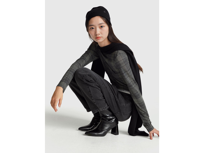 Женский серый лонгслив Benetton артикул 328PD109Y 66P 25A Фото ракурс 6 - Женский серый лонгслив Benetton артикул 328PD109Y 66P 25A