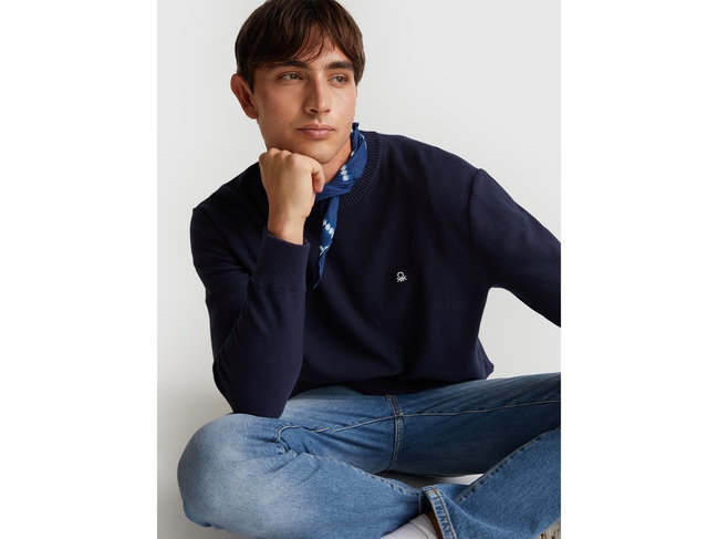 Фото ракурс 4 - Чоловічий синій светр Benetton артикул 1V4KU10AF 016 25A