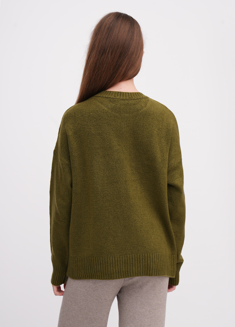 Фото ракурс 2 - Жіночий зелений светр EQUILIBRI артикул W342 077 000 Green FW2025