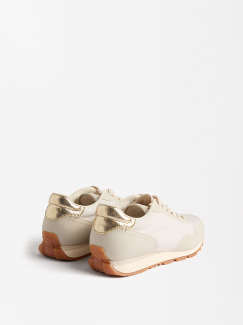 Фото ракурс 2 - Жіночі молочні кросівки Parfois артикул 224805 _OW FW2025