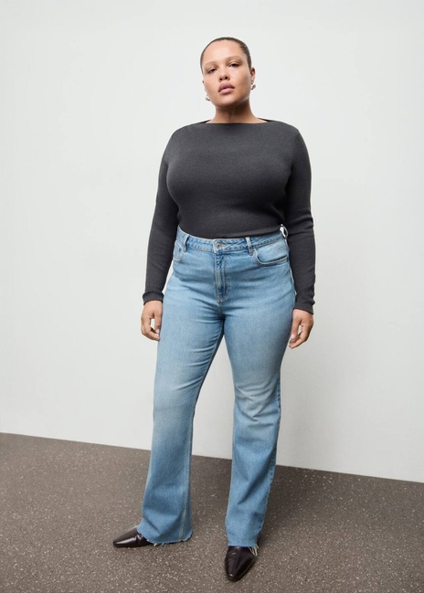 Жіночі сині джинси Mango артикул 27001243 TM 2 season Фото ракурс 6 - Жіночі сині джинси Mango артикул 27001243 TM 2 season