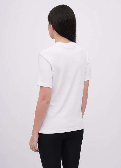 Женская белая футболка EQUILIBRI артикул W213 104 000 White FW2025 Фото ракурс 2 - Женская белая футболка EQUILIBRI артикул W213 104 000 White FW2025